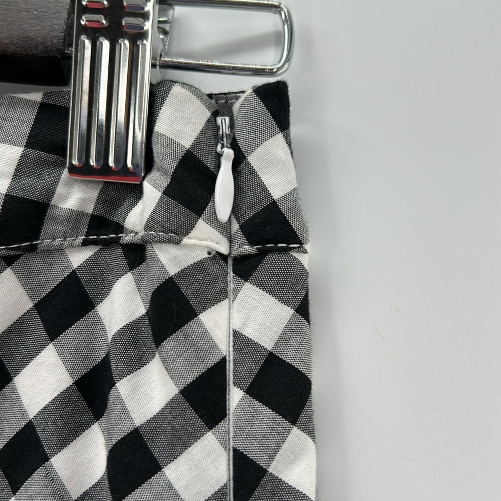 Black and White Gingham Ruffle Hem Asymmetrical Skirt, size 6 - Picture 4 of 6
